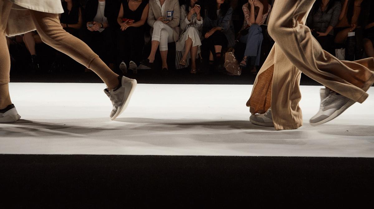 甯︿綘鐪嬩笂娴锋椂瑁呭懆,甯︿綘鐪嬫椂瑁呭懆