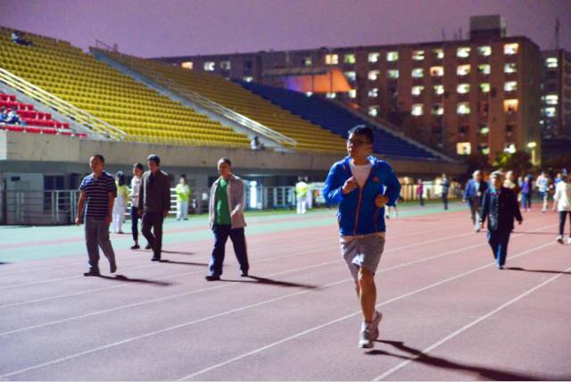 影像纪|夜色中的七个川大故事