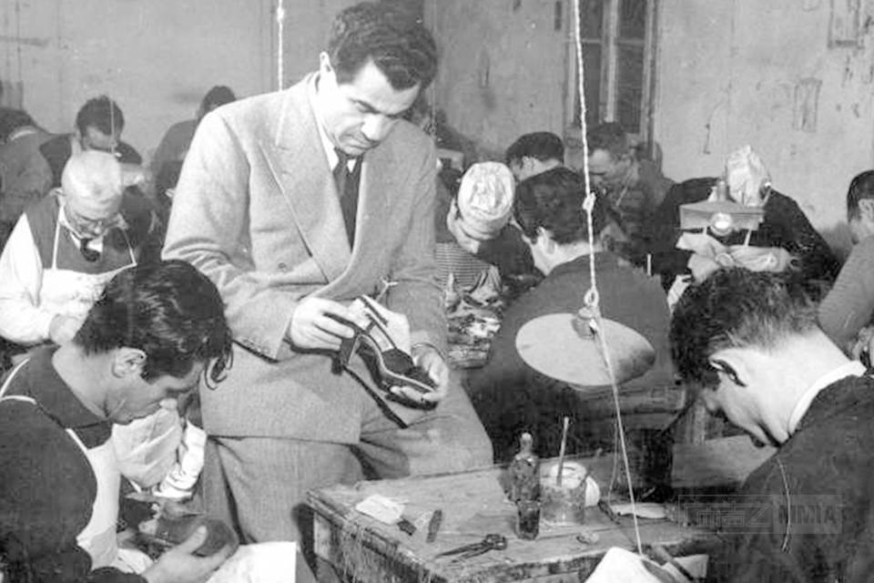 励志大戏｜有个穷人家的孩子，辍学做鞋匠创建了时尚王国