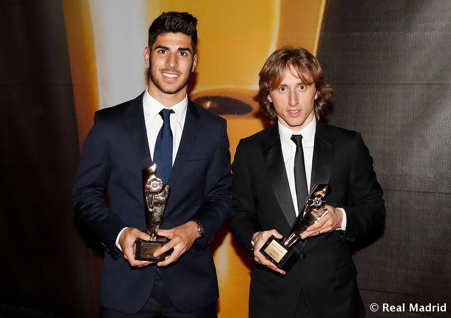 魔笛莫德里奇世界杯获得最佳球员,魔笛最佳中场奖