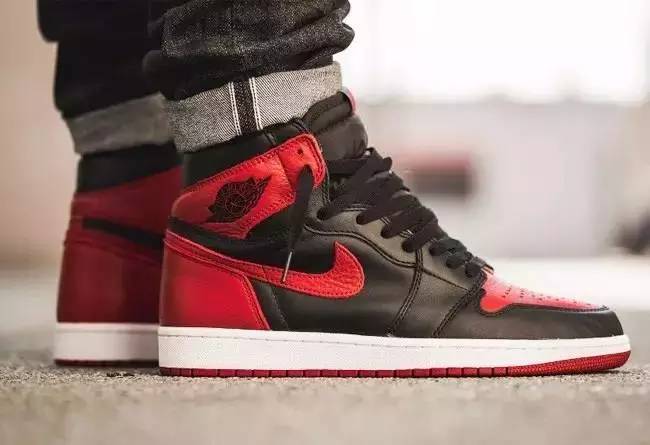 一支YSL就打发了女票，那一双NIKEMag呢？