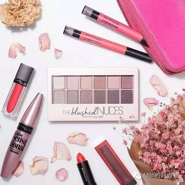 时尚从来不局限于年轻人,时尚其实是一种另类的智慧