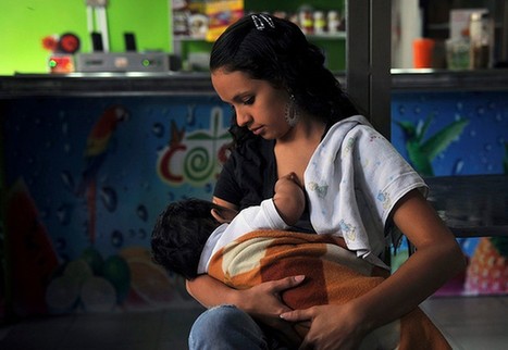 奶水突然变成清白色的,为什么刚开始的奶水会变成血