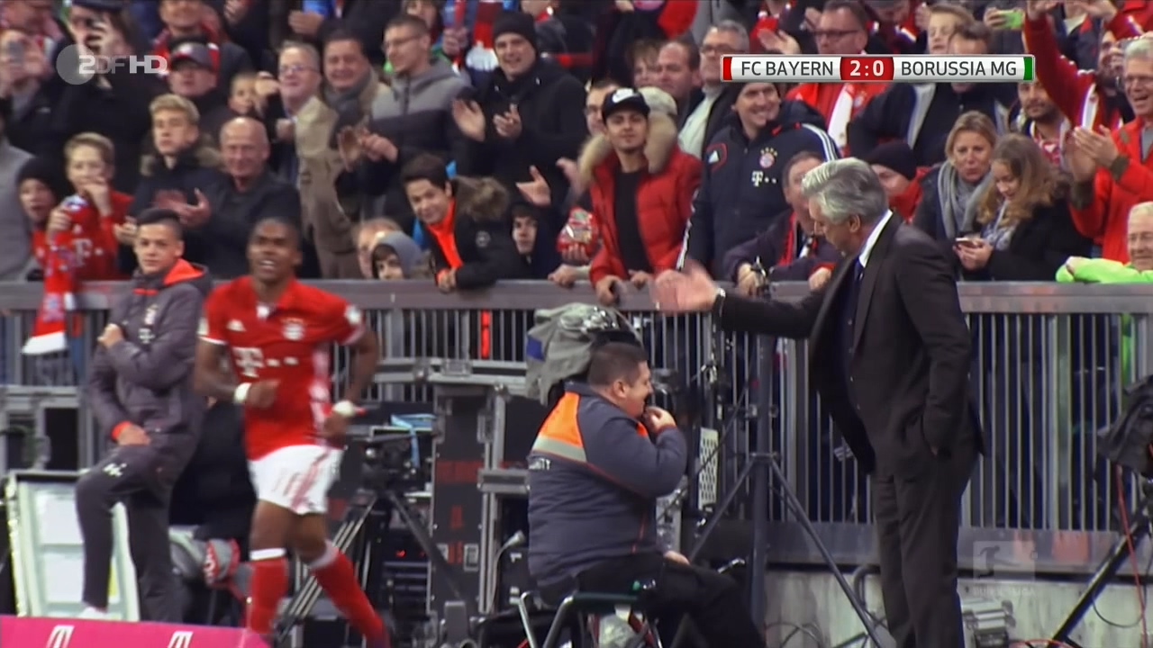 科斯塔进球时肘击佩佩,科斯塔点球破门视频