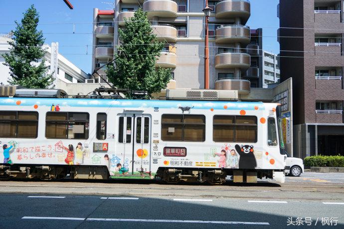 酷ma萌陪伴机器人熊本熊,酷ma萌和熊本熊