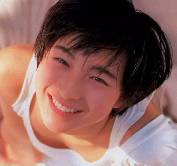 女明星不当演员能干吗？出书、拿大奖、走上人生巅峰不是不可能！