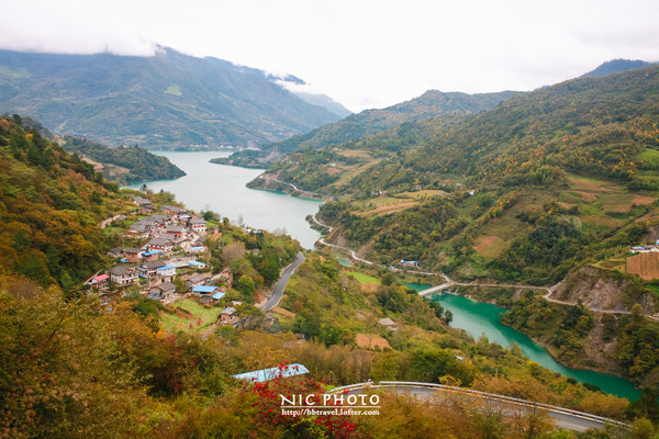 达瓦更扎与牛背山,达瓦更扎和牛背山有啥区别