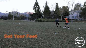 足球新手入门基本知识防守,1vs1足球防守训练