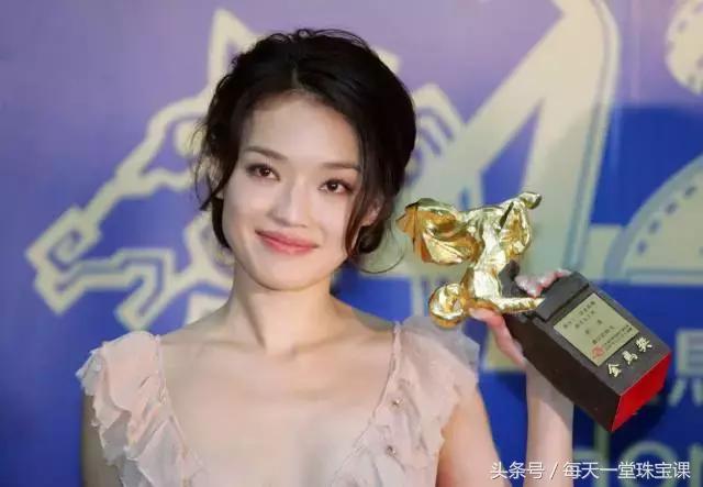 60后、70后为什么会有那么多女神，看看她们戴的珠宝就知道了