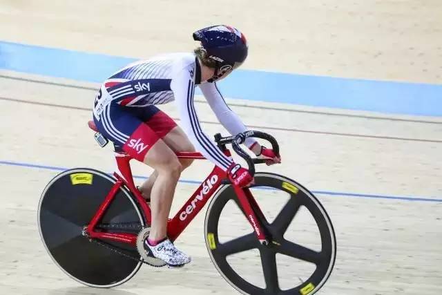 香港场地世界杯拾遗DIAO炸天连体骑行服巡礼