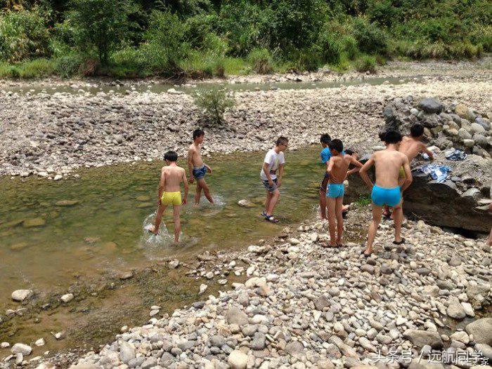 90后大学毕业生艰苦创业,喜提蒙迪欧1.5T时尚型