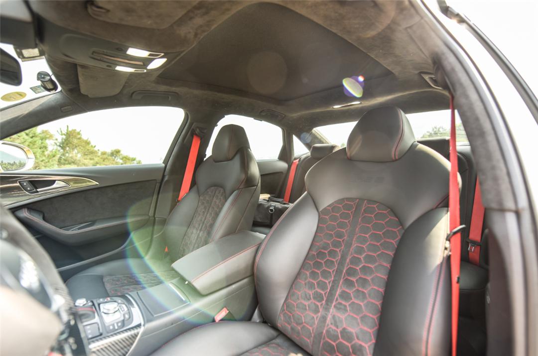 花50万改装,奥迪a6l和rs6的区别