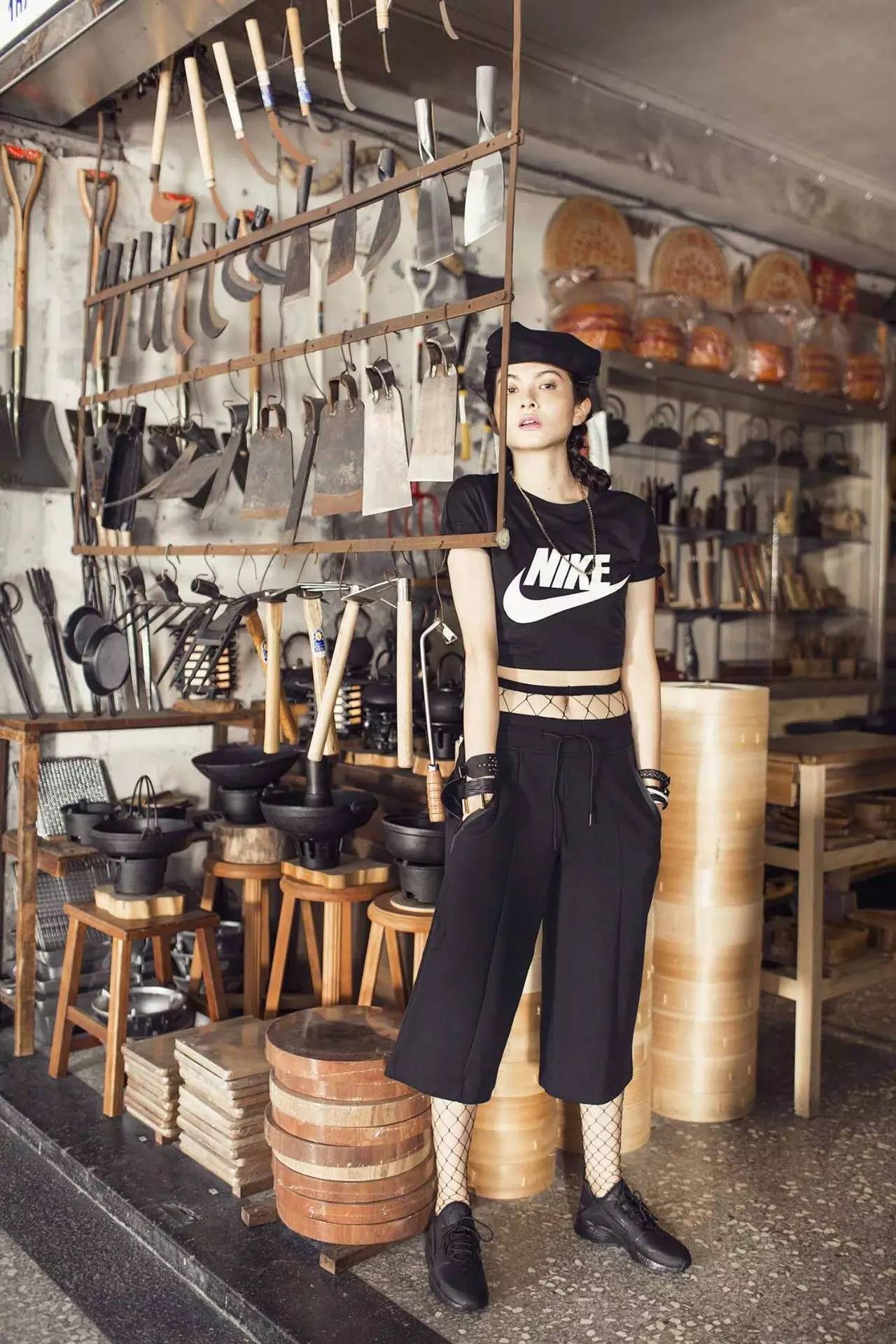 台妹演绎NikeSportswearTechPack型录