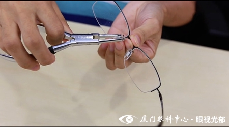 镜架变形视频教程,无框镜架调整的标准步骤视频