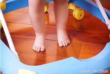 为什么宝宝喜欢踮着脚尖走路,小孩踮脚走路怎么排除脑瘫