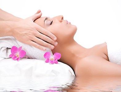 女人胸小是发育不良吗,女性天生胸小怎么办