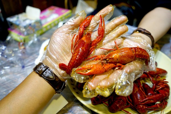 武汉依然繁华,武汉三个烟火气和浪漫的城市