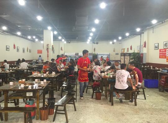 霸道！荤素只要3角！成都串串界的一匹黑马！