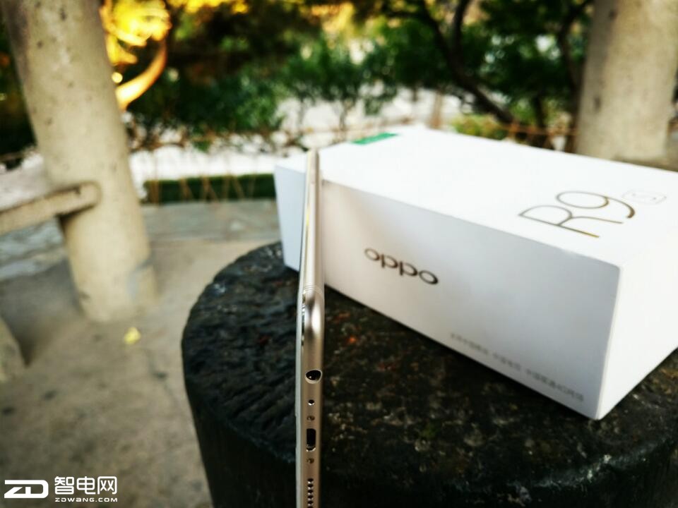 oppor9s柔光摄像头价格,oppor9s清新绿开箱视频