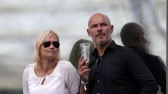 有点像屌丝女士，同意的赞起