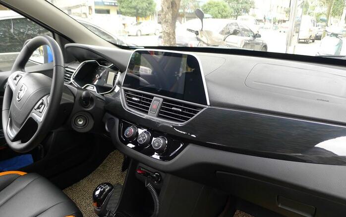 宝骏310体验,宝骏310新款详细情况