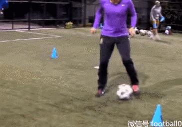 日本足球青训控球必练,足球怎么练习运球速度和控球稳定