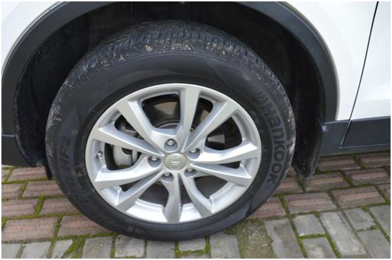 奔腾x801.8t和2.0哪个好,奔腾x80试驾2.0油耗咋样