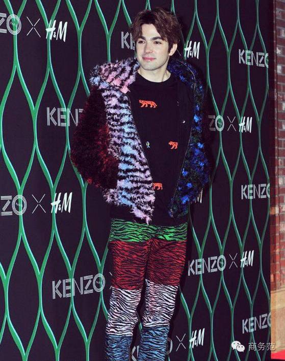 全球都在抢的KenzoxHM,然而再帅穿上也变村炮