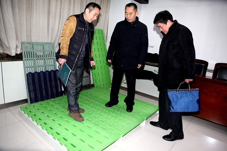 畜牧养殖漏粪板,养殖场专用漏粪地板