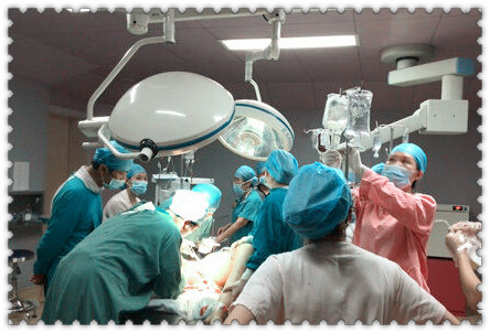 产妇生死未卜丈夫哭了,产妇生命垂危