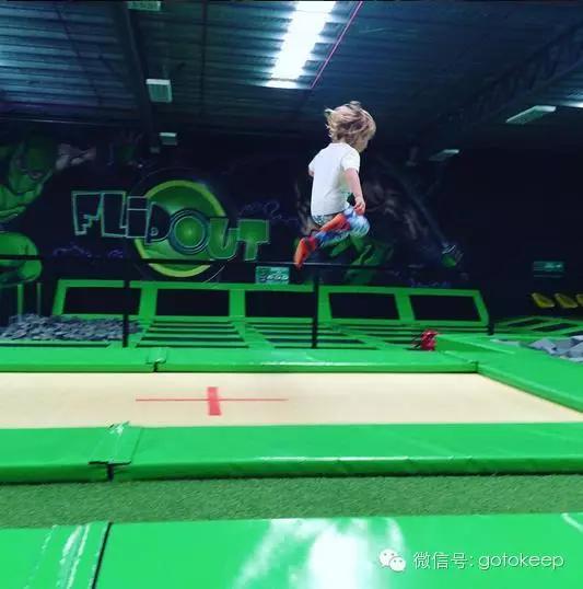 八块腹肌的小怪兽,腹肌小怪兽