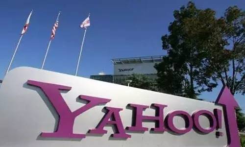 壹闻:地标里藏裸模 彩绘艺术家创人体新玩法