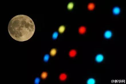 错过再等18年！昨晚的超级月亮太给力，穿透雾霾把梦照亮！