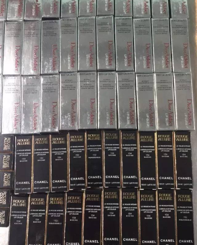 我震惊了丨700多支假香奈尔、迪奥口红，正要运日本被海关查获为啥是日本，你懂的！