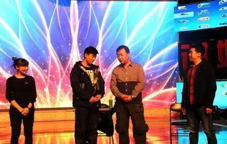 在线观看记者节,记者节晚会完整视频