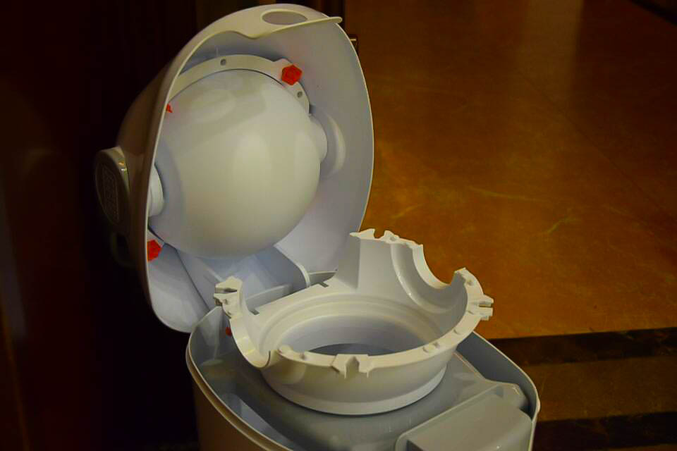 垃圾桶特“高调”,人妻22个零件收纳桶