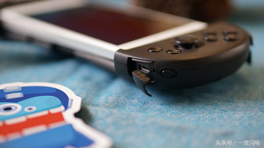 飞智wee手柄支持ios15.0,飞智游戏手柄wee拉伸手柄