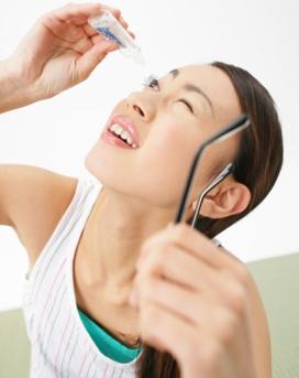 如何让眼睛变得清澈明亮有神动作,吃什么食物能让眼睛明亮有神