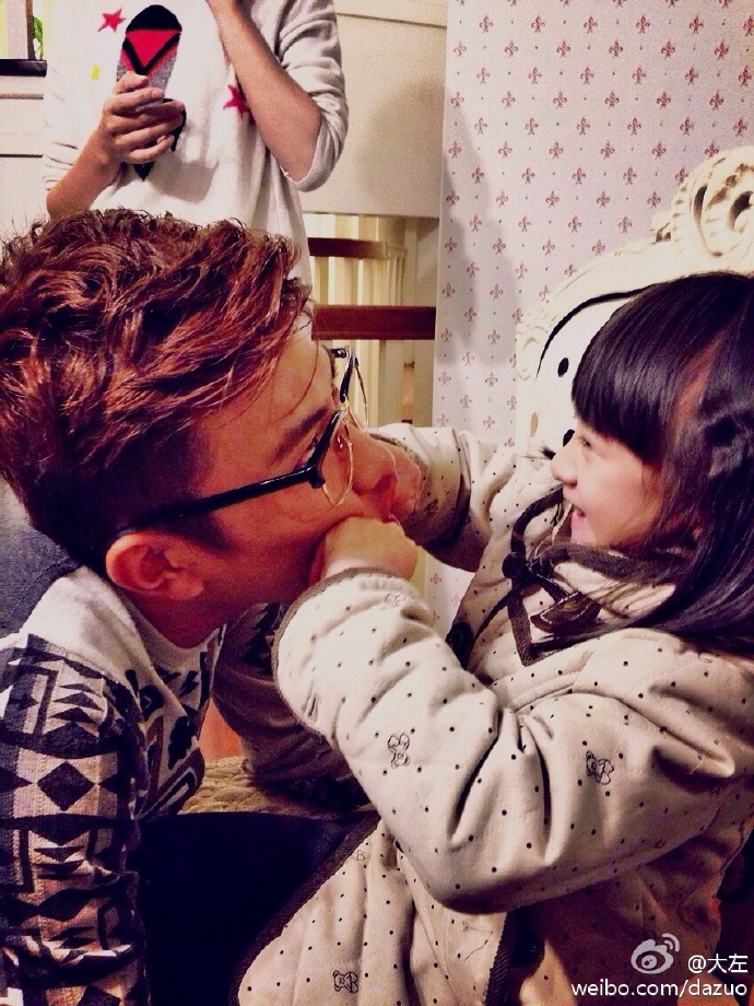 萧敬腾给干爸庆生,萧敬腾为干女儿留房子