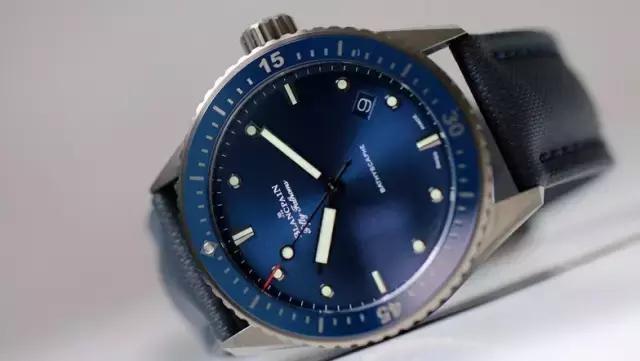 江诗丹顿和浪琴哪个档次高,江诗丹顿与浪琴哪个档次高