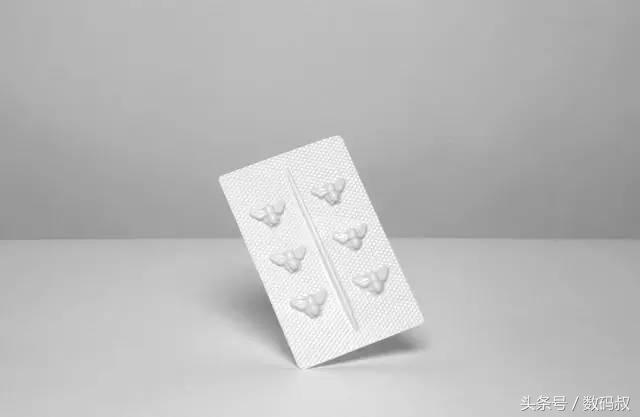 我等死等到一半时,一群蜜蜂蛰了我,救了我一命