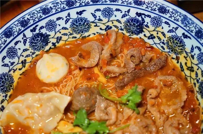 22蚊！足料进口牛肉云吞面超多料！还有重量级进口牛肉船上岸！