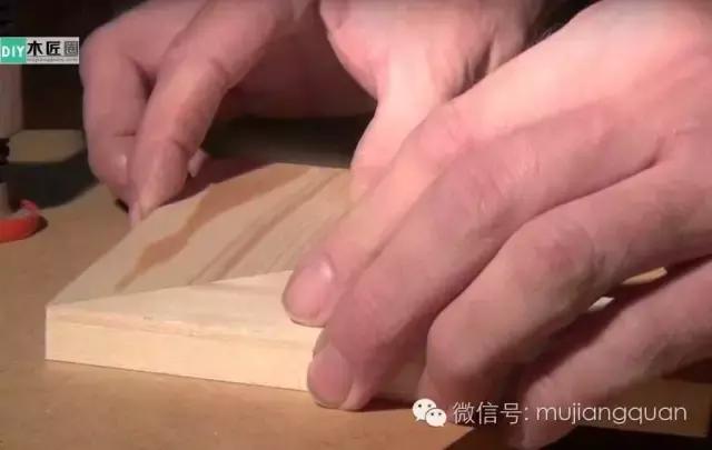 不一样的榫卯,一个能拼接,也能加固木板的蝴蝶榫