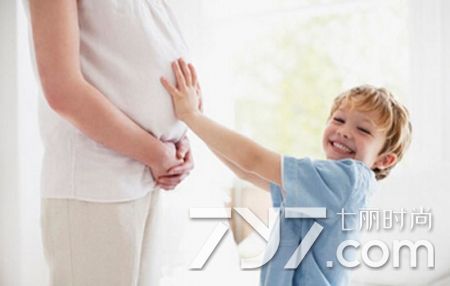 孕中期见红有哪些颜色,孕妇见红是鲜红还是褐色