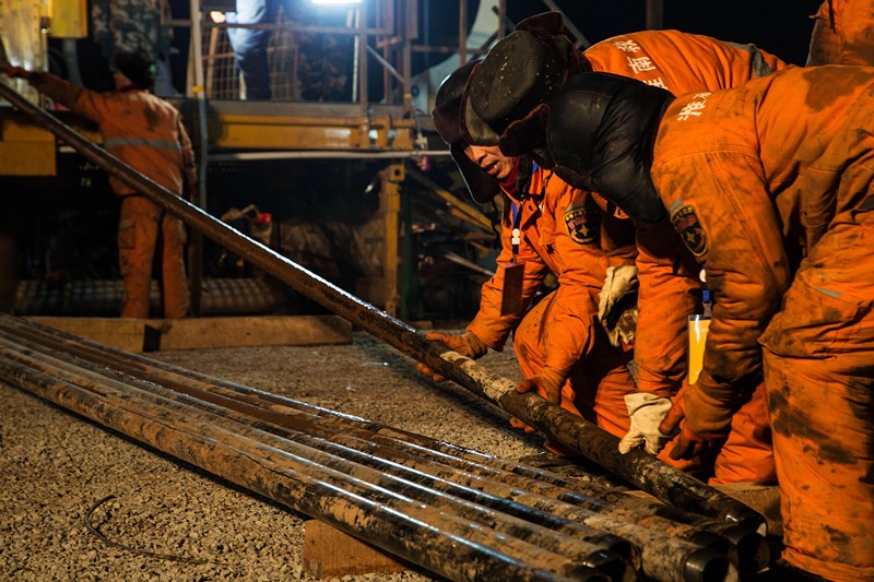 11名矿工平安升井图片,直击获救矿工升井画面