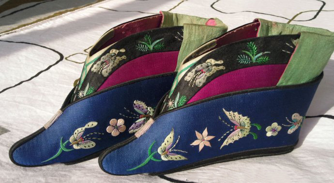 小时候穿的经典鞋子,小时候都穿过的鞋