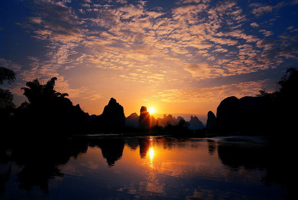 沿海沿江沿边的省份,我国唯一一个沿边沿江沿海的省