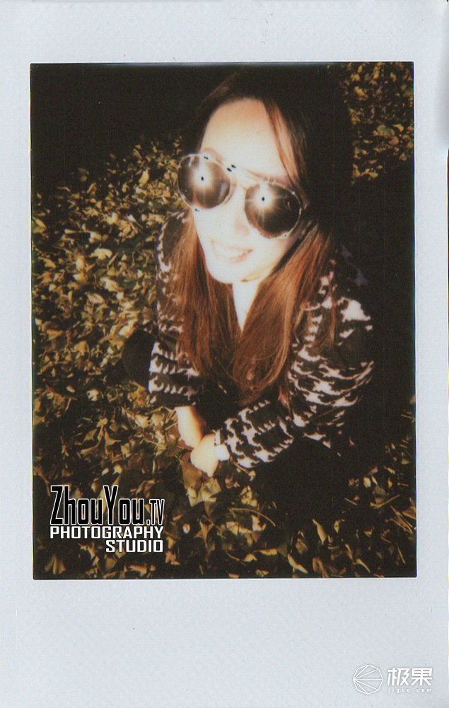 高级摄影师拍摄技巧实例,怎么用手机拍出拍立得的高级照片