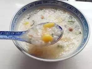 银杏老树叶有没有药用价值,冬天掉落的老银杏叶可入药吗