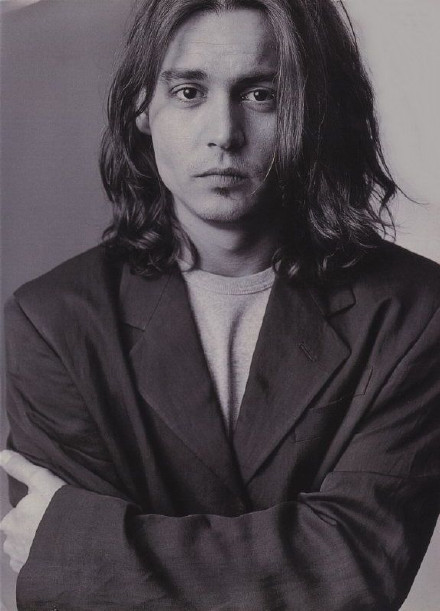 《神奇动物2》德普继续扮演格林德沃，邓布利多都想莱昂纳多演？